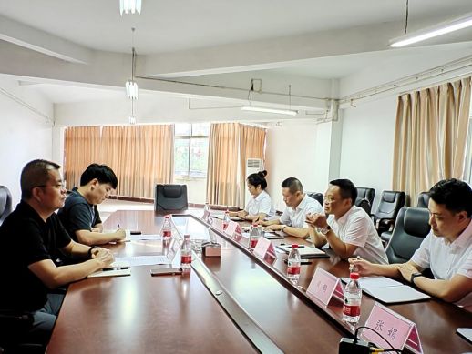 內江市眾信職業(yè)技能培訓有限公司一行到南湖汽車(chē)公司交流考察